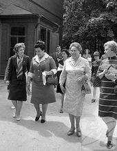 狄托遺孀——約萬卡&middot;布羅茲(左二)