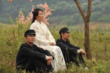 《中國血》劇照，左一。