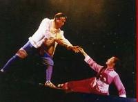 《姊妹崖》黔劇劇目。編劇曹雨煤。