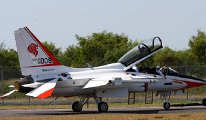 韓國最新型T-50金鷹高級教練機亮相新加坡航展