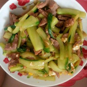 青瓜炒肉 青瓜炒肉