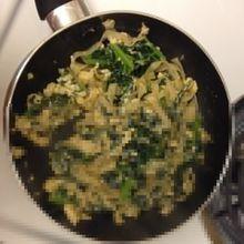 羽衣甘藍炒蛋炒米粉