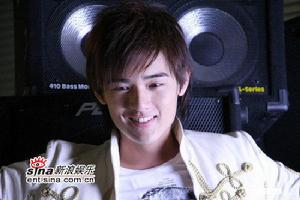 dennis[香港藝人]