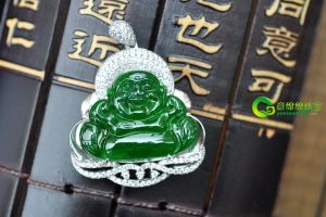 如夢如幻緬甸天然帝王綠鑲金翡翠佛掛件