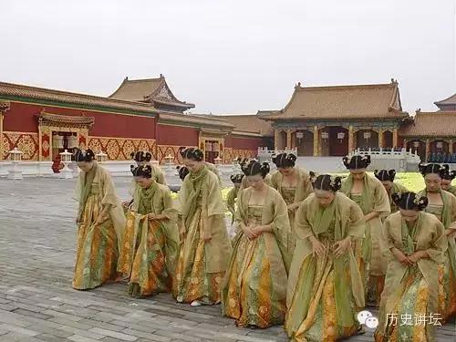 穿越回古代成為讓皇帝痴情的后妃——來看你夠不夠格 穿越回古代成為讓皇帝痴情的后妃——來看你夠不夠格