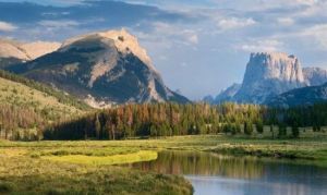 拉市海西湖馬場 拉市海西湖馬場