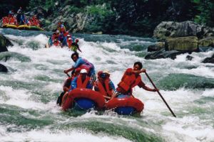 嘉陵江漂流 嘉陵江漂流