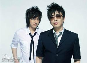 《如果有一天所有的玫瑰都凋謝在你身旁》