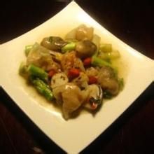 草菇蘆筍肉筋燴燕皮扁食 草菇蘆筍肉筋燴燕皮扁食