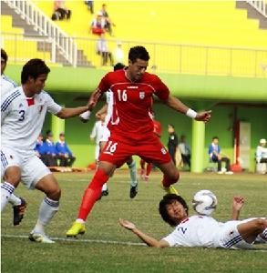 賽義德&middot;賈拉勒&middot;侯賽尼在球場上