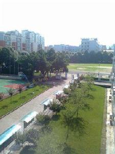 成都市龍泉驛區第六中學校 成都市龍泉驛區第六中學校