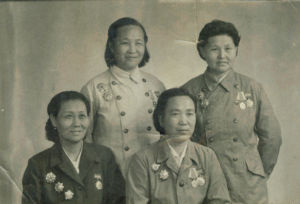 金剛台上婦女排 金剛台上婦女排