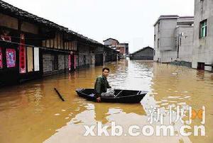 撫州市唱凱鎮新基何村，一男子自救