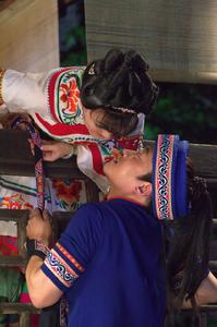 有情人隔樓相會