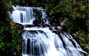 黃滿瀑布 黃滿瀑布