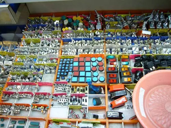 就這么說吧 你問問我華強北有什麼是買不到的