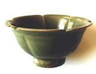 北宋汝窯葵口高足碗 北宋汝窯葵口高足碗