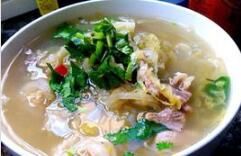 酸菜肉片湯 酸菜肉片湯