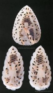 葉形玉飾 葉形玉飾