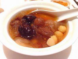 銀耳蓮子紅棗桂圓湯 銀耳蓮子紅棗桂圓湯