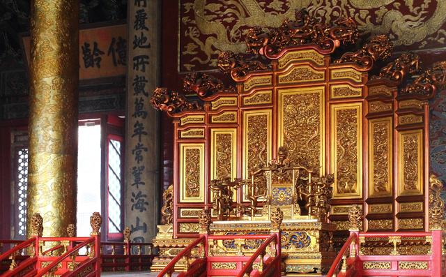 坐北朝南 坐北朝南