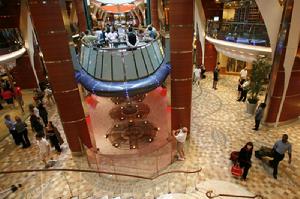 電梯[固定式升降設備]