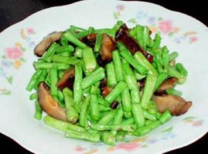 香菇拌豆角 香菇拌豆角