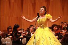 趙嘉懿在南國之聲周末音樂會上演唱