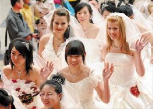 世博會期間，招募入選的中外2010對“世博新人”將在法國館舉行“世博婚典”。