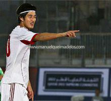 萬超在沙灘足球賽場