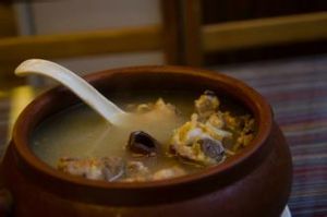 清補涼燉雞 清補涼燉雞