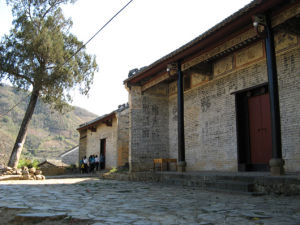 圖為“榮祿第”府正大門,南陽書院正大門幾乎與“榮祿第”府正大門平行而立