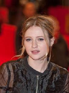 克麗絲塔·特瑞特 克麗絲塔·特瑞特