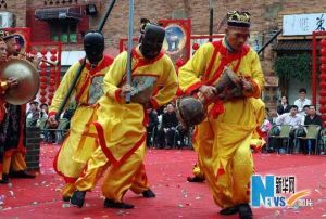 壯族駱垌舞表演