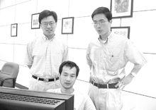 與時任微軟亞洲研究院院長的沈向陽博士 [左] 在蓮花山研究院