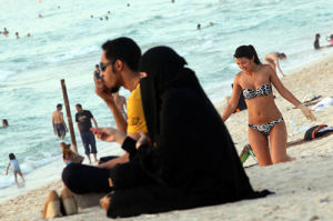 阿聯一酋長國宣布比基尼禁令 違者將被罰款