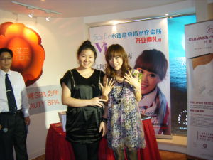 佳悅為知名歌手陳思彤打造時尚靚甲