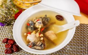 灼烏雞湯 灼烏雞湯