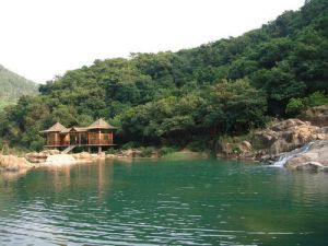 三百洞生態度假區