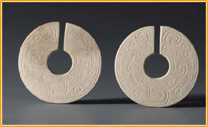 龍紋玉玦 龍紋玉玦