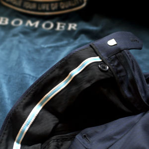 褲腰防滑條設計，獨有褲腰防滑條設計， 有效的防止襯衫下擺滑出褲腰，非常實用的細節設計。