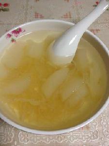 冰糖燕窩燉雪梨