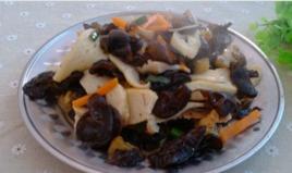 木耳炒香菇 木耳炒香菇