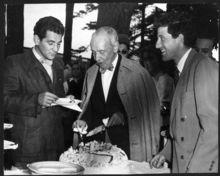 謝爾蓋&middot;庫賽維斯基（中）與伯恩斯坦（左）