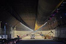 港珠澳大橋隧道內部施工環境