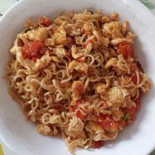 西紅柿雞蛋炒速食麵