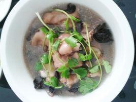 黑木耳燉豬蹄 黑木耳燉豬蹄