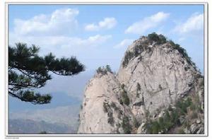 o木扎嶺_官帽峰風景區美景木札嶺官帽峰景區圖片介紹08-12-30http://www.luoyangmuzhaling.cn/muzhaling_scene/meijing.htm木扎嶺_九撞溝區景區木扎嶺_九撞溝區景區08-12-29http://www.luoyangmuzhaling.cn/muzhaling_scene/jiuzhuanggou.htm木札嶺夜景木札嶺夜景照片08-12-29http://www.luoyangmuzhaling.cn/muzhaling_scene/muzhlyejing.htm木札嶺絕色風景木札嶺是河南省唯一的一個原始生態旅遊區，位於洛陽市嵩縣東南部，伏牛山腹地，東與石人山為鄰,西與白雲山相望，311國道穿越景區。 木札嶺地處秦嶺淮河一線南北重要地理分界線上，總面積40平方公里,跨越北溫帶與亞熱..