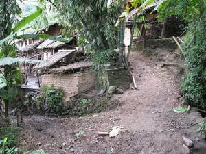 窪陸山自然村 窪陸山自然村