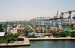 （圖）高雄港的貨櫃碼頭